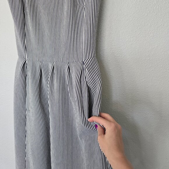 Banana Republic - Blue & White striped dress - Size 2 - Picture 7 of 13
